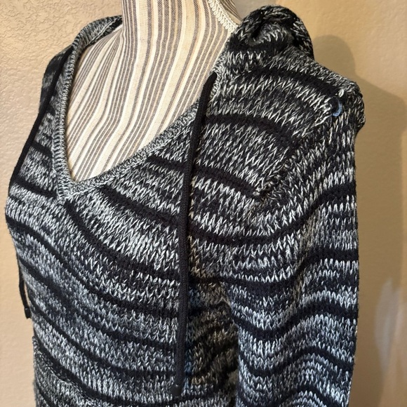 Ashley By 26 International Black and Gray V-Neck Sweater - Picture 8 of 14